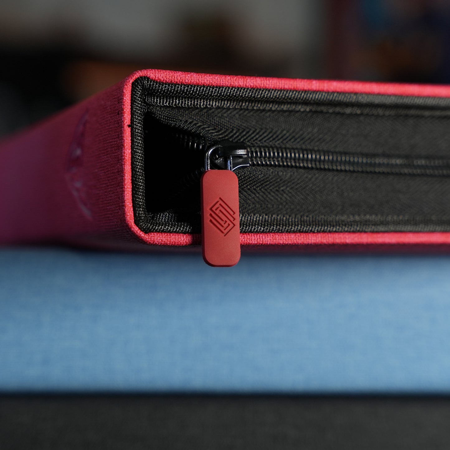 Guardna Card Binder - Inferno Red